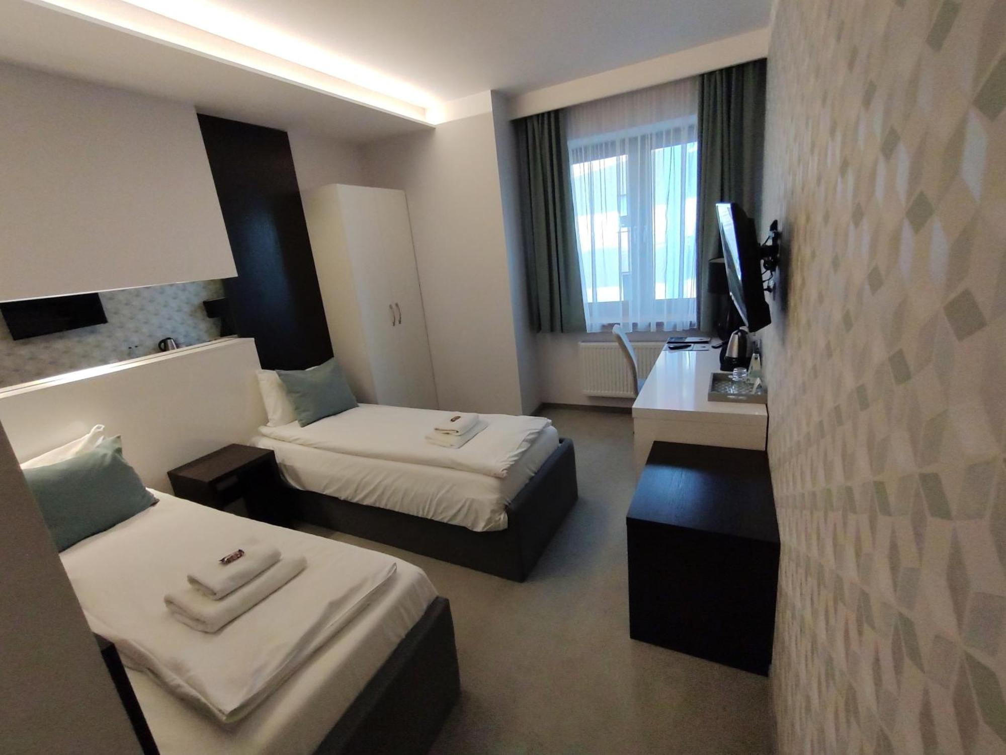 Novopolska - Hotel I Restauracja Kościan Buitenkant foto