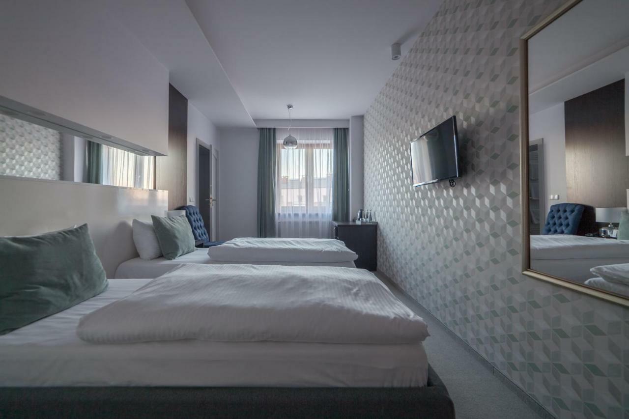 Novopolska - Hotel I Restauracja Kościan Buitenkant foto