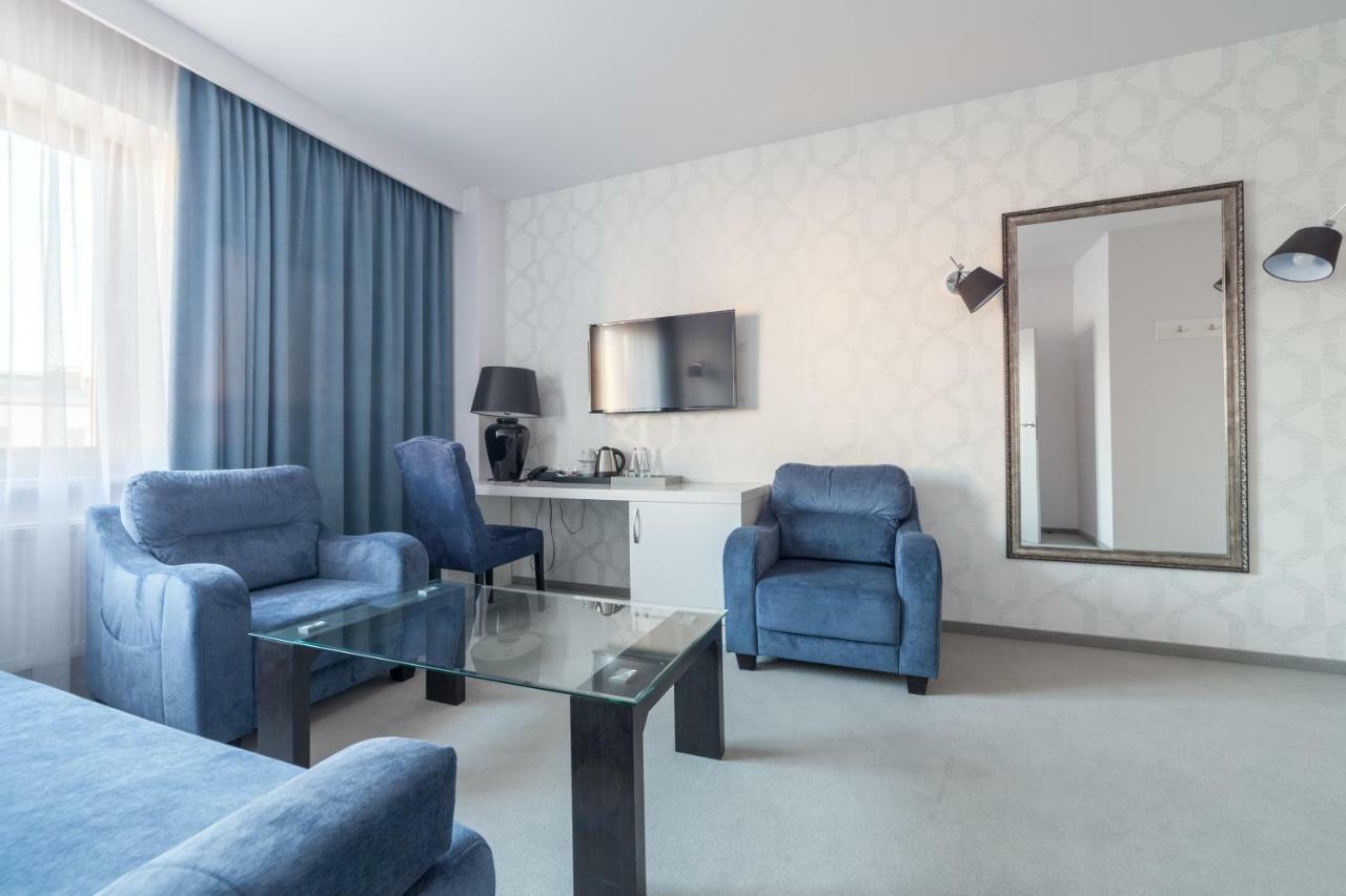 Novopolska - Hotel I Restauracja Kościan Buitenkant foto